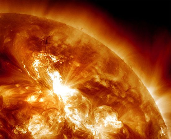 Η μεγαλύτερη ηλιακή έκρηξη των τελευταίων ετών κατευθύνεται προς την Γη!
