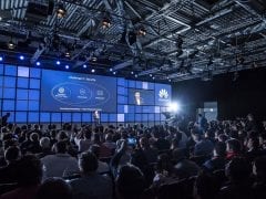 Huawei Kirin 970 chipset announcement (2)