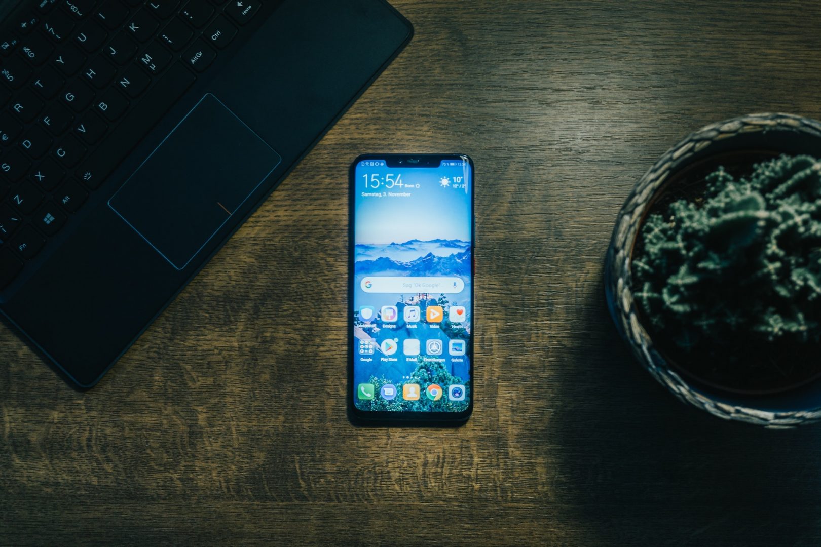 Huawei Mate 20 Pro Android phone